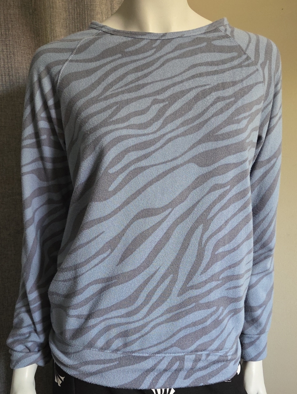 Lavon Super Soft Light Blue and Gray Zebra-Print Crewneck Lightweight Sweater